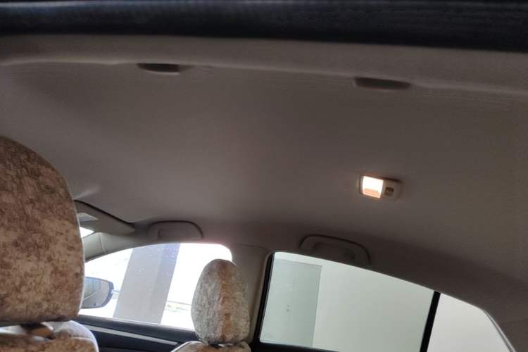 Used Bestune B70 2014 2.0L automatic comfort version Headliner