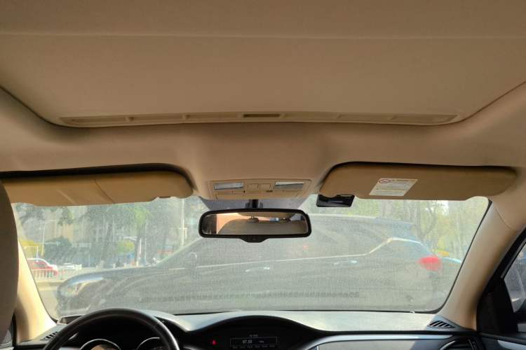 Used Bestune B70 2014 2.0L automatic luxury version Headliner