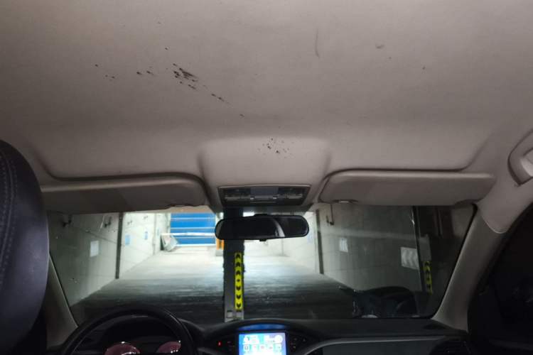 Used Bestune B70 2014 2.0L automatic comfort version Headliner
