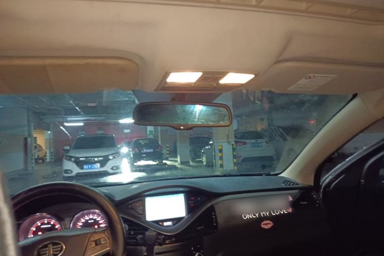 Used Bestune B70 2014 2.0L automatic luxury version Headliner