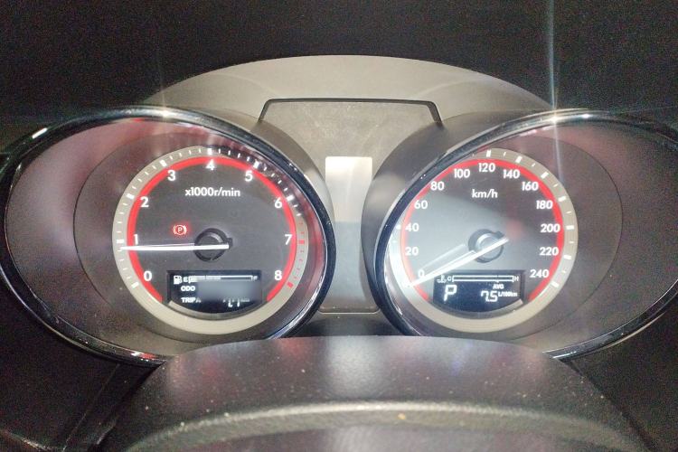 Used Bestune B70 2014 2.0L automatic comfort version Instrument Cluster