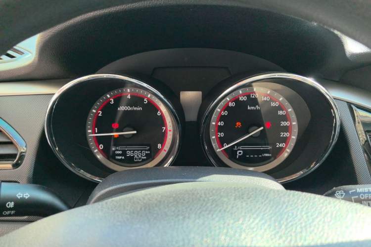 Used Bestune B70 2014 2.0L automatic luxury version Instrument Cluster