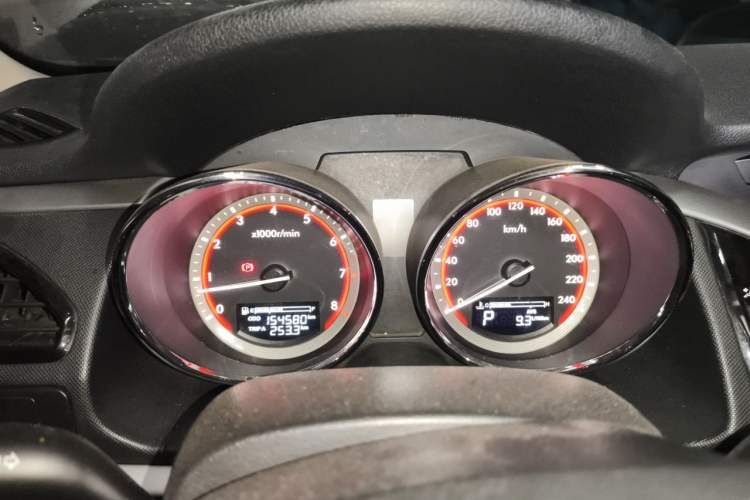 Used Bestune B70 2014 2.0L automatic comfort version Instrument Cluster