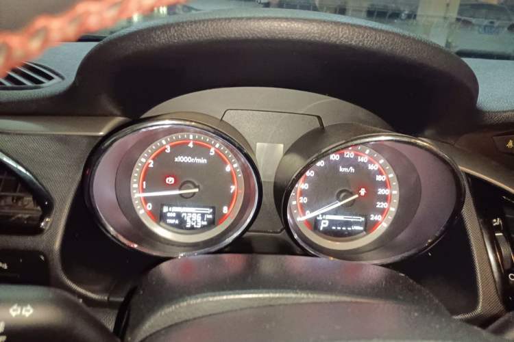 Used Bestune B70 2014 2.0L automatic luxury version Instrument Cluster