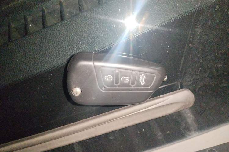 Used Bestune B70 2014 2.0L automatic comfort version Interior 1