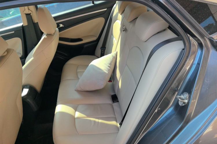 Used Bestune B70 2014 2.0L automatic luxury version Left Rear Seat