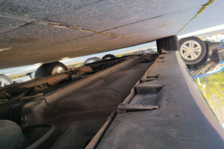 Used Bestune B70 2014 2.0L automatic luxury version Left Side Sill