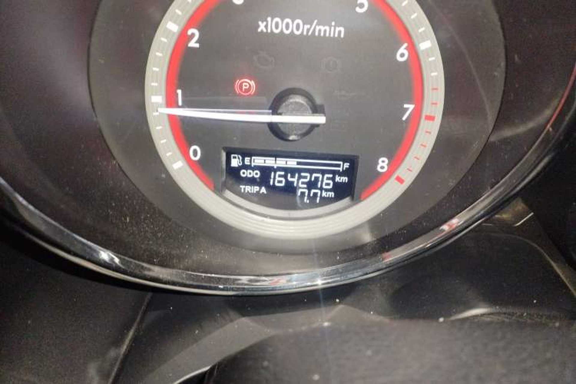 Used Bestune B70 2014 2.0L automatic comfort version Odometer Close Up