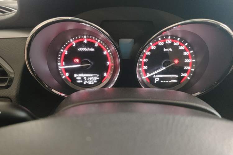 Used Bestune B70 2014 2.0L automatic comfort version Odometer Close Up
