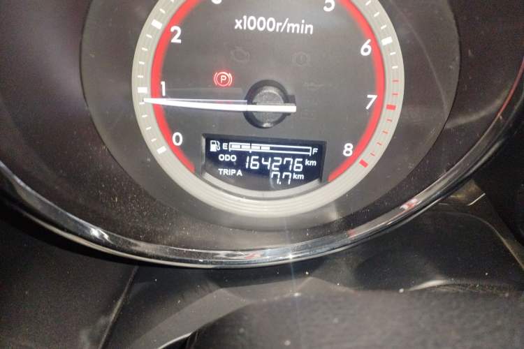 Used Bestune B70 2014 2.0L automatic comfort version Odometer Close Up