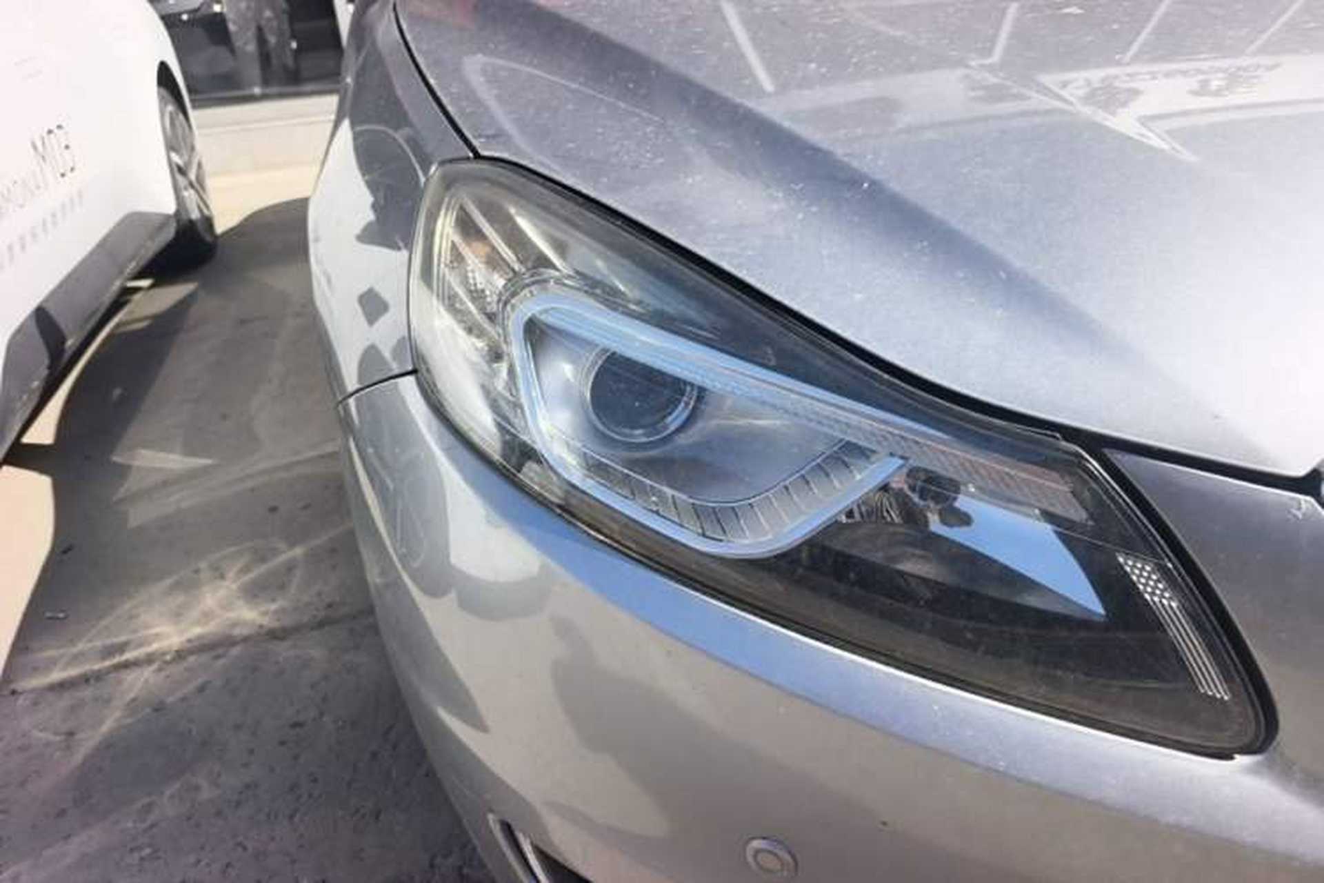 Used Bestune B70 2014 2.0L automatic luxury version Right Front Headlight