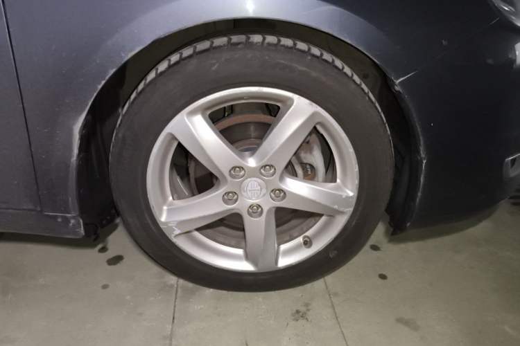 Used Bestune B70 2014 2.0L automatic comfort version Right Front Wheel Hub