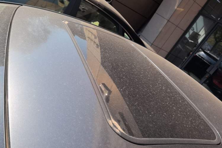 Used Bestune B70 2014 2.0L automatic luxury version Roof