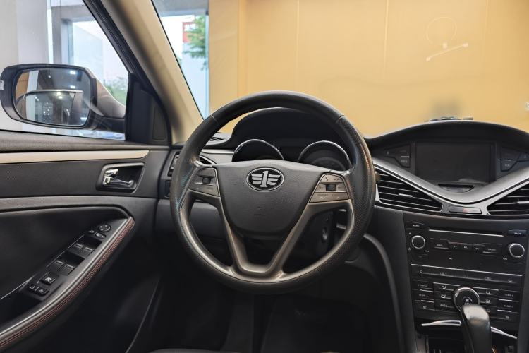 Used Bestune B70 2014 2.0L automatic luxury version Steering Wheel