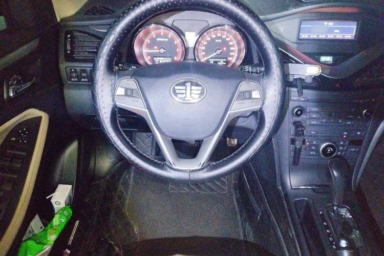 Used Bestune B70 2014 2.0L automatic comfort version Steering Wheel