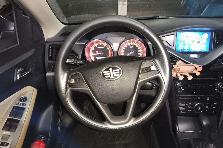 Used Bestune B70 2014 2.0L automatic comfort version Steering Wheel