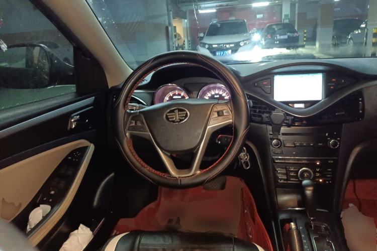 Used Bestune B70 2014 2.0L automatic luxury version Steering Wheel