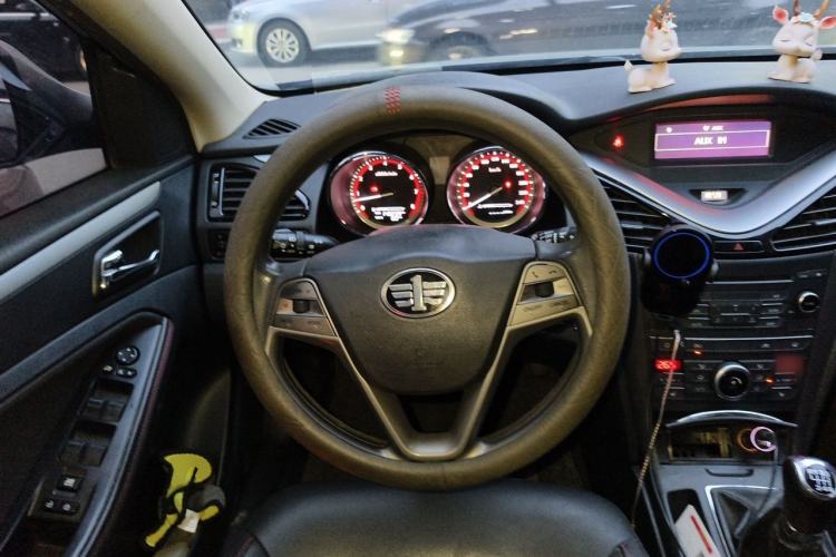 Used Bestune B70 2014 2.0L manual luxury version Steering Wheel