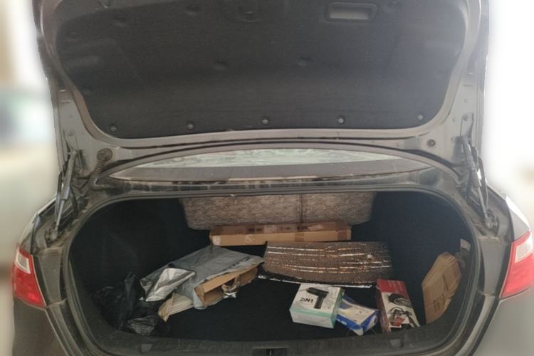 Used Bestune B70 2014 2.0L automatic comfort version Trunk