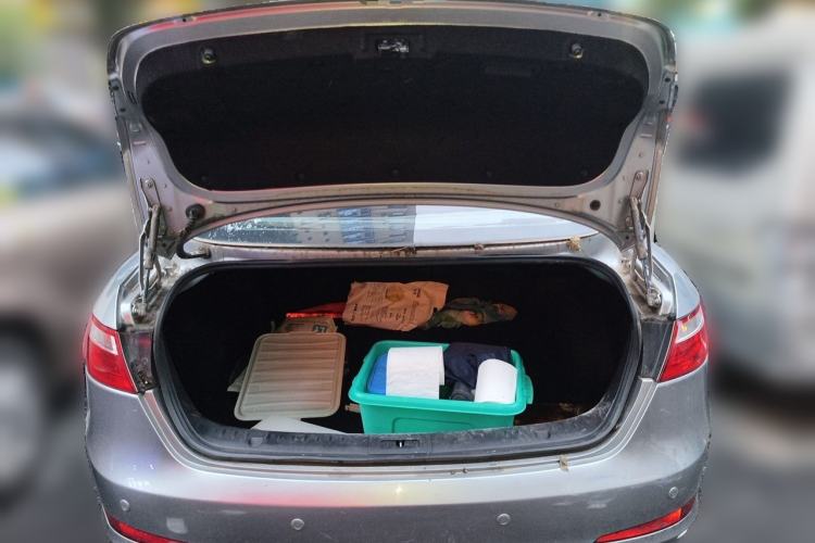 Used Bestune B70 2014 2.0L manual luxury version Trunk