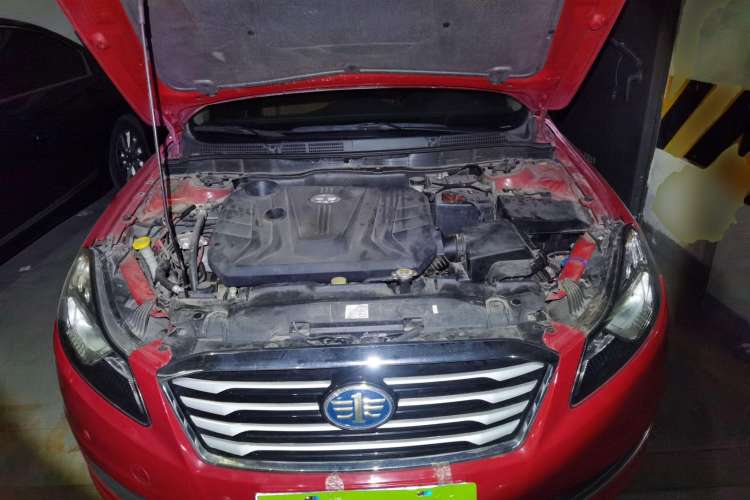 Used Bestune B70 2014 2.0L automatic luxury version Engine Bay