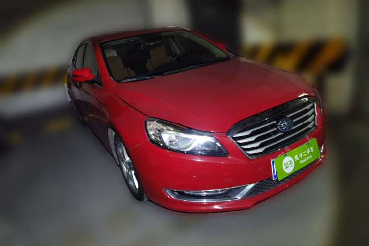 Used Bestune B70 2014 2.0L automatic luxury version Front Right 45 Deg