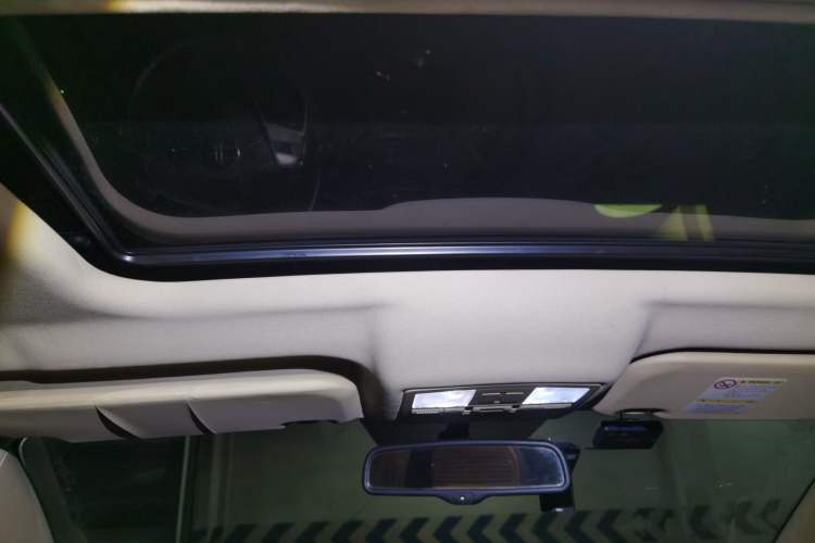 Used Bestune B70 2014 2.0L automatic luxury version Headliner