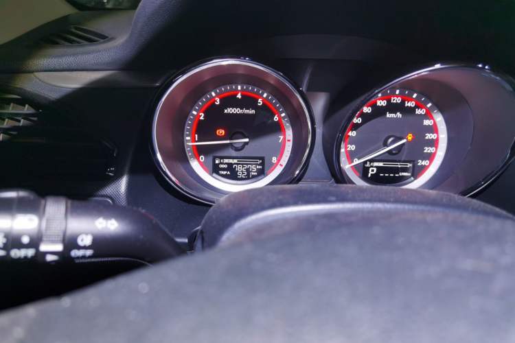 Used Bestune B70 2014 2.0L automatic luxury version Odometer Close Up