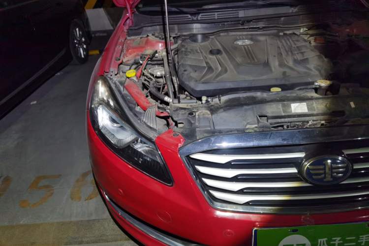 Used Bestune B70 2014 2.0L automatic luxury version Right Front Headlight