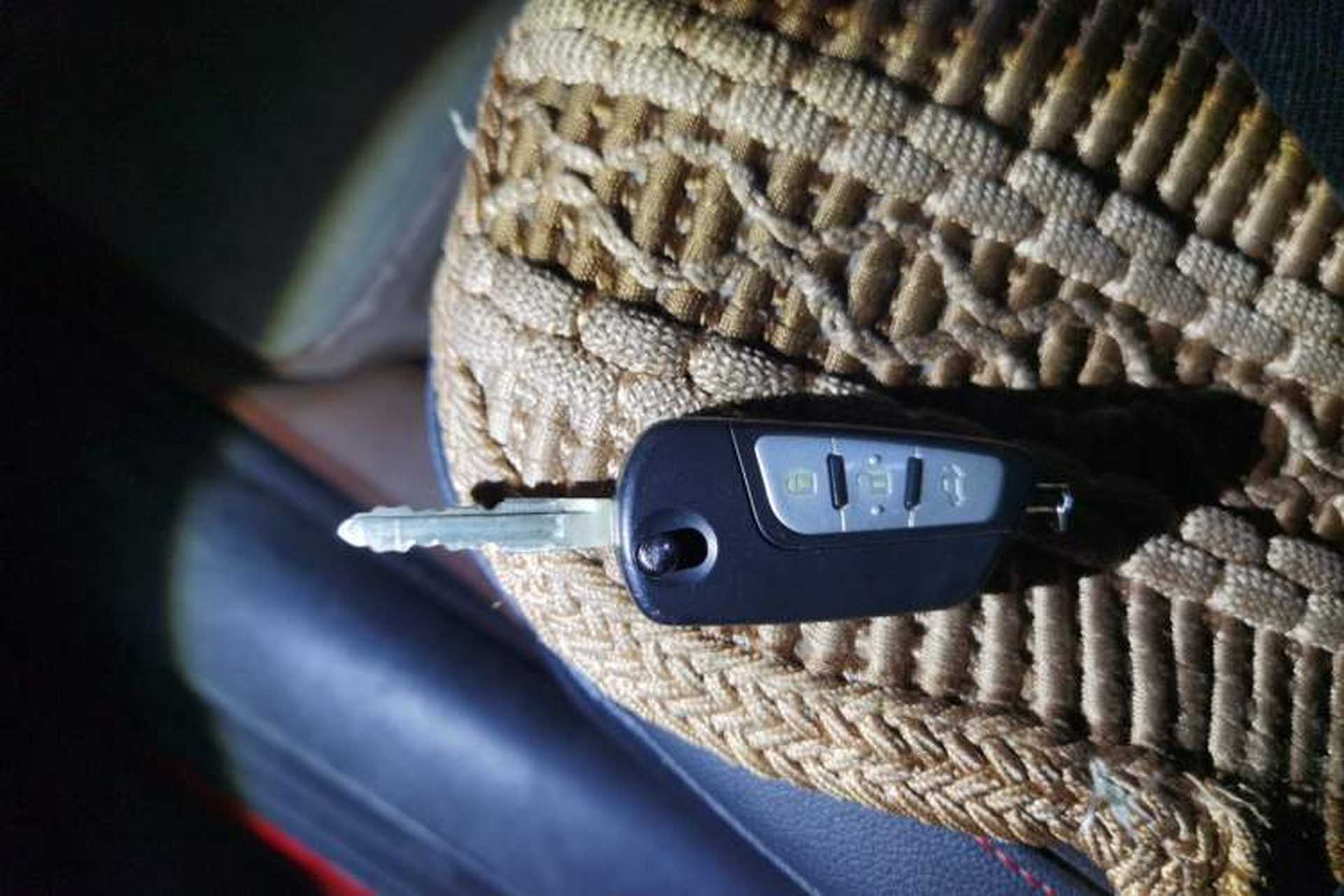 Used Bestune B70 2014 2.0L automatic luxury version Vehicle Key