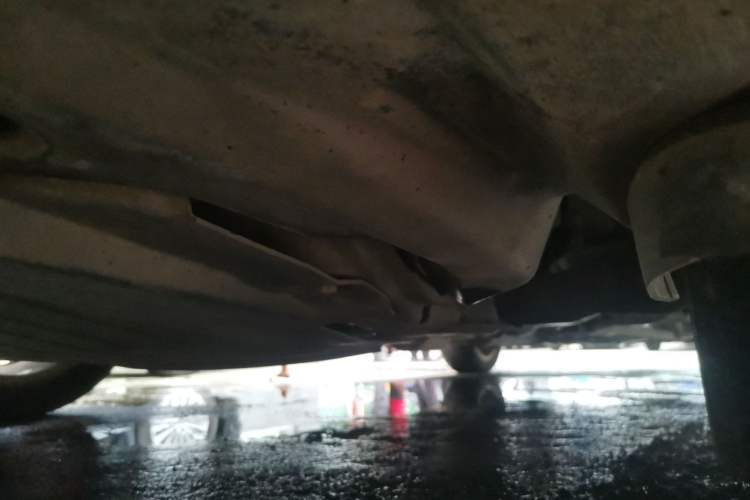Used Bestune B70 2014 2.0L automatic luxury version Chassis Front Left
