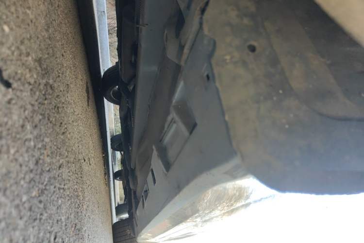 Used Bestune B70 2014 2.0L automatic comfort version Chassis Front Left