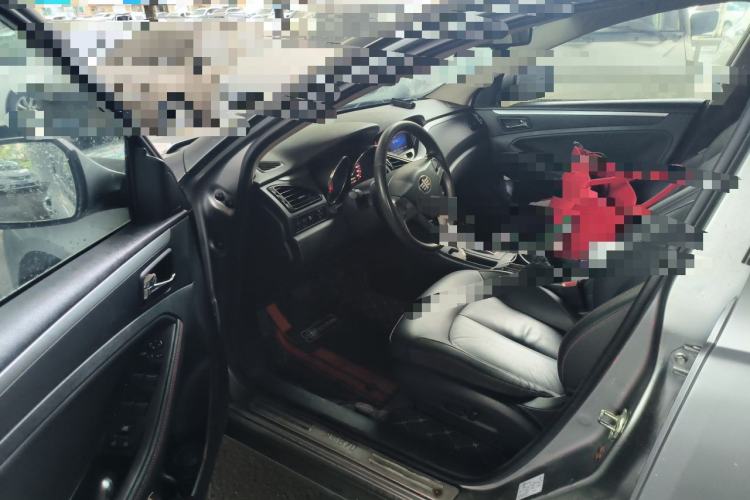 Used Bestune B70 2014 2.0L automatic luxury version Driver Seat