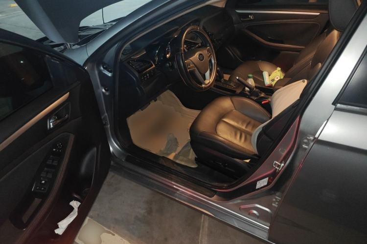 Used Bestune B70 2014 2.0L automatic luxury version Driver Seat