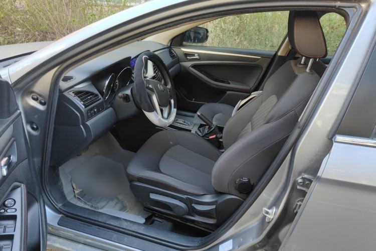Used Bestune B70 2014 2.0L automatic comfort version Driver Seat