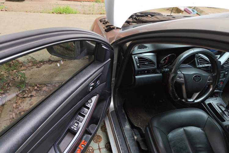 Used Bestune B70 2014 2.0L automatic luxury version Driver Seat