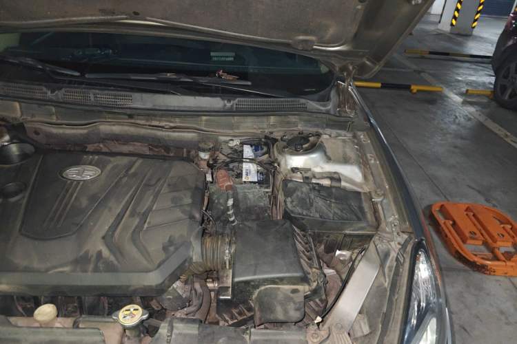 Used Bestune B70 2014 2.0L automatic luxury version Engine Bay Left