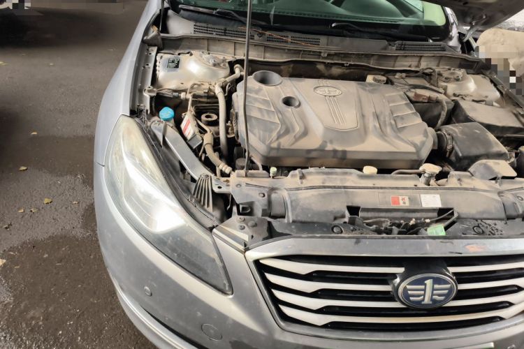 Used Bestune B70 2014 2.0L automatic luxury version Engine Bay Right