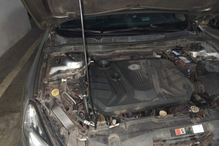 Used Bestune B70 2014 2.0L automatic luxury version Engine Bay Right
