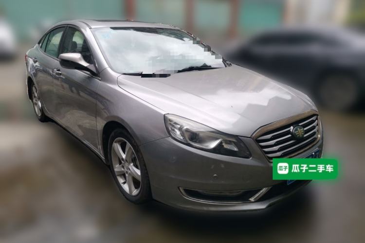 Used Bestune B70 2014 2.0L automatic luxury version Front Right 45 Deg