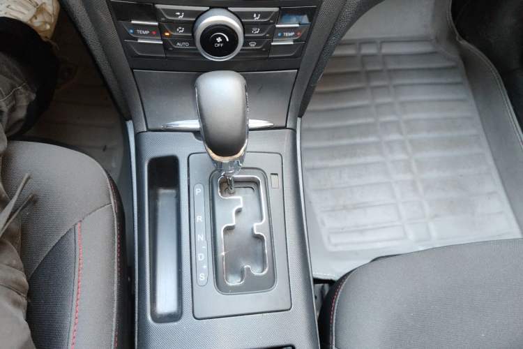 Used Bestune B70 2014 2.0L automatic comfort version Gear Lever