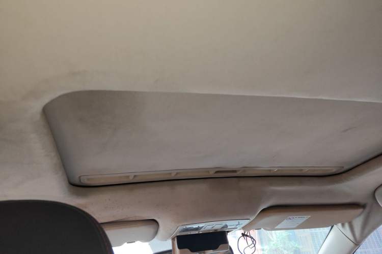 Used Bestune B70 2014 2.0L automatic luxury version Headliner