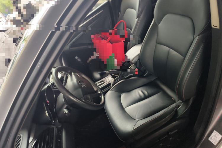 Used Bestune B70 2014 2.0L automatic luxury version Left Front Seat