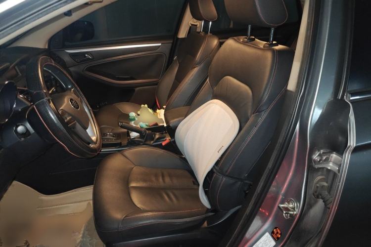 Used Bestune B70 2014 2.0L automatic luxury version Left Front Seat