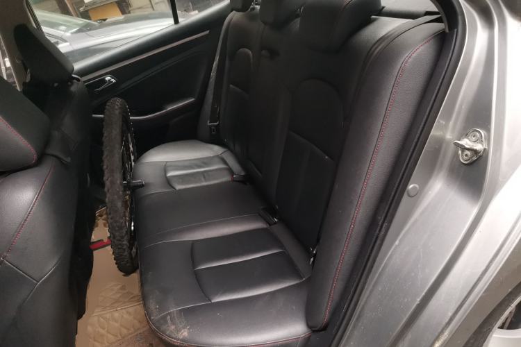Used Bestune B70 2014 2.0L automatic luxury version Left Rear Seat