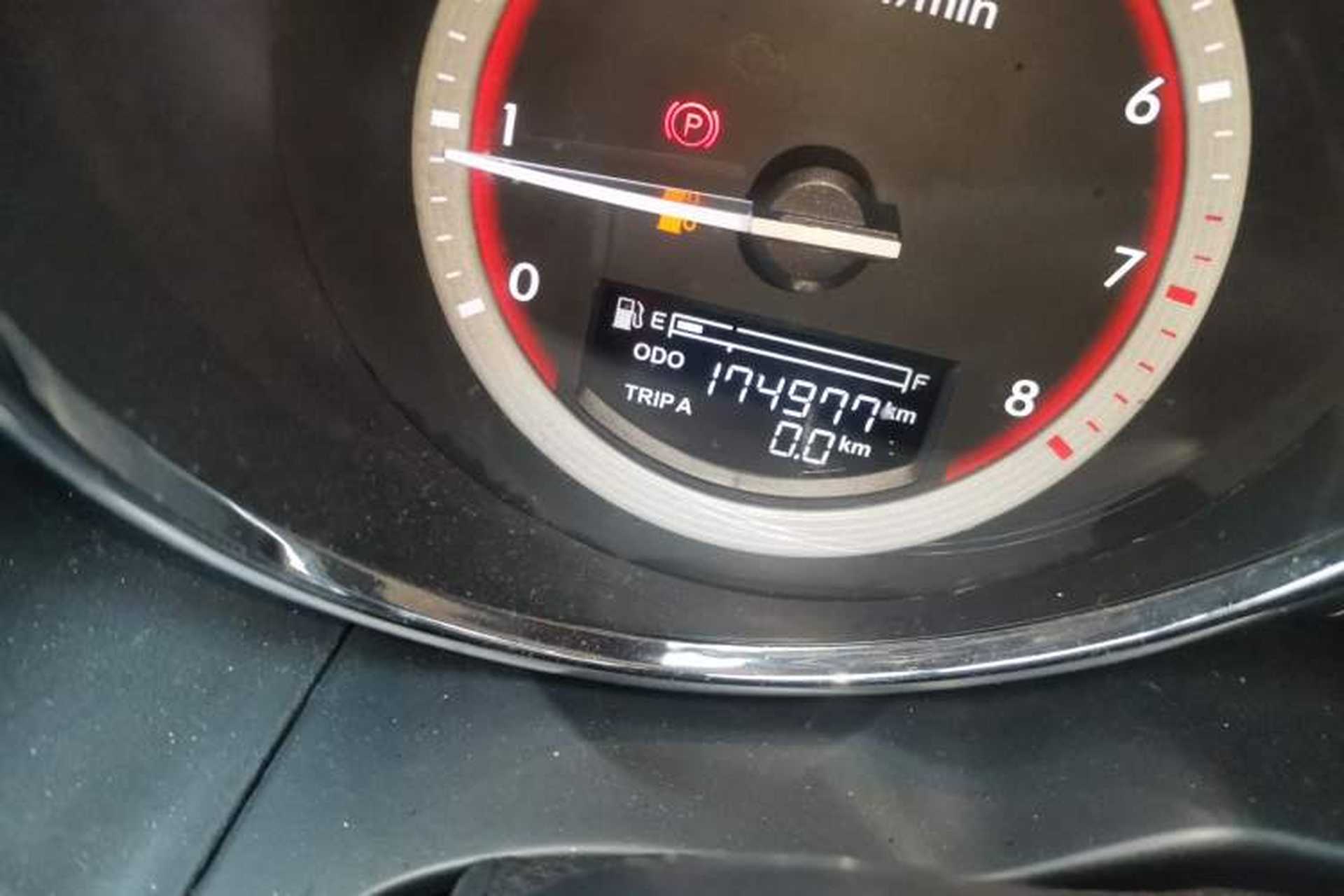 Used Bestune B70 2014 2.0L automatic luxury version Odometer Close Up