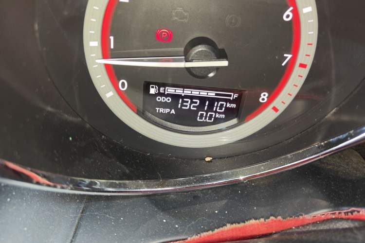 Used Bestune B70 2014 2.0L automatic luxury version Odometer Close Up