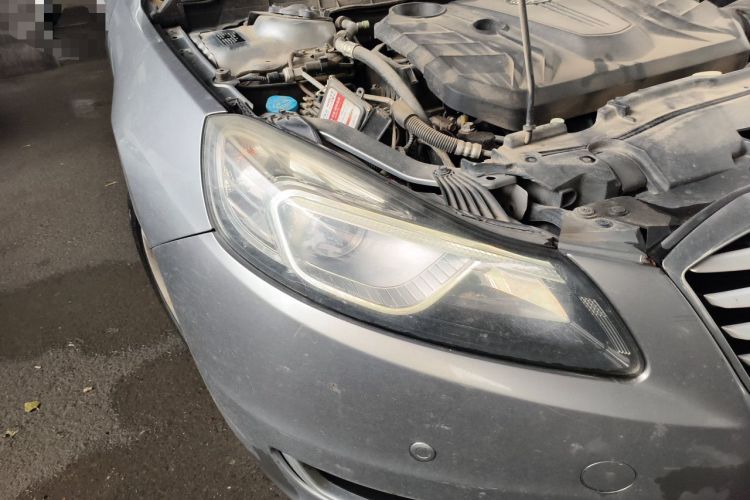 Used Bestune B70 2014 2.0L automatic luxury version Right Front Headlight