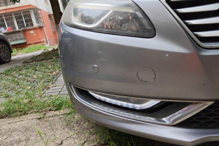 Used Bestune B70 2014 2.0L automatic luxury version Right Front Headlight
