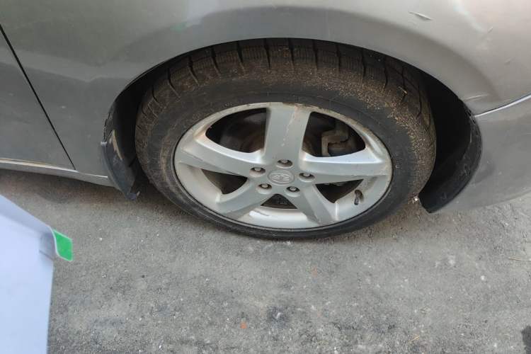 Used Bestune B70 2014 2.0L automatic comfort version Right Front Wheel Hub